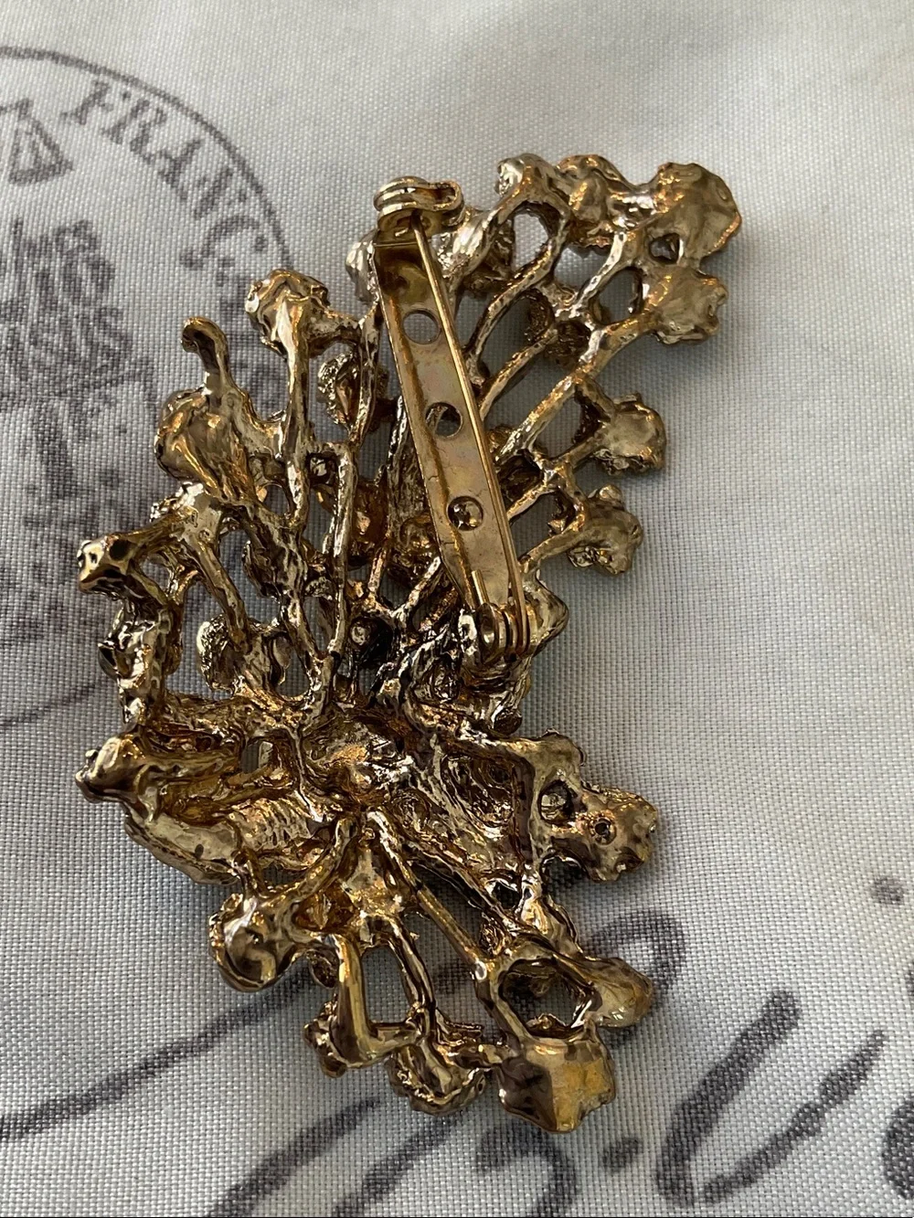 Vintage Gold Crystal Floral Brooch Pin - Clear Rhinestones